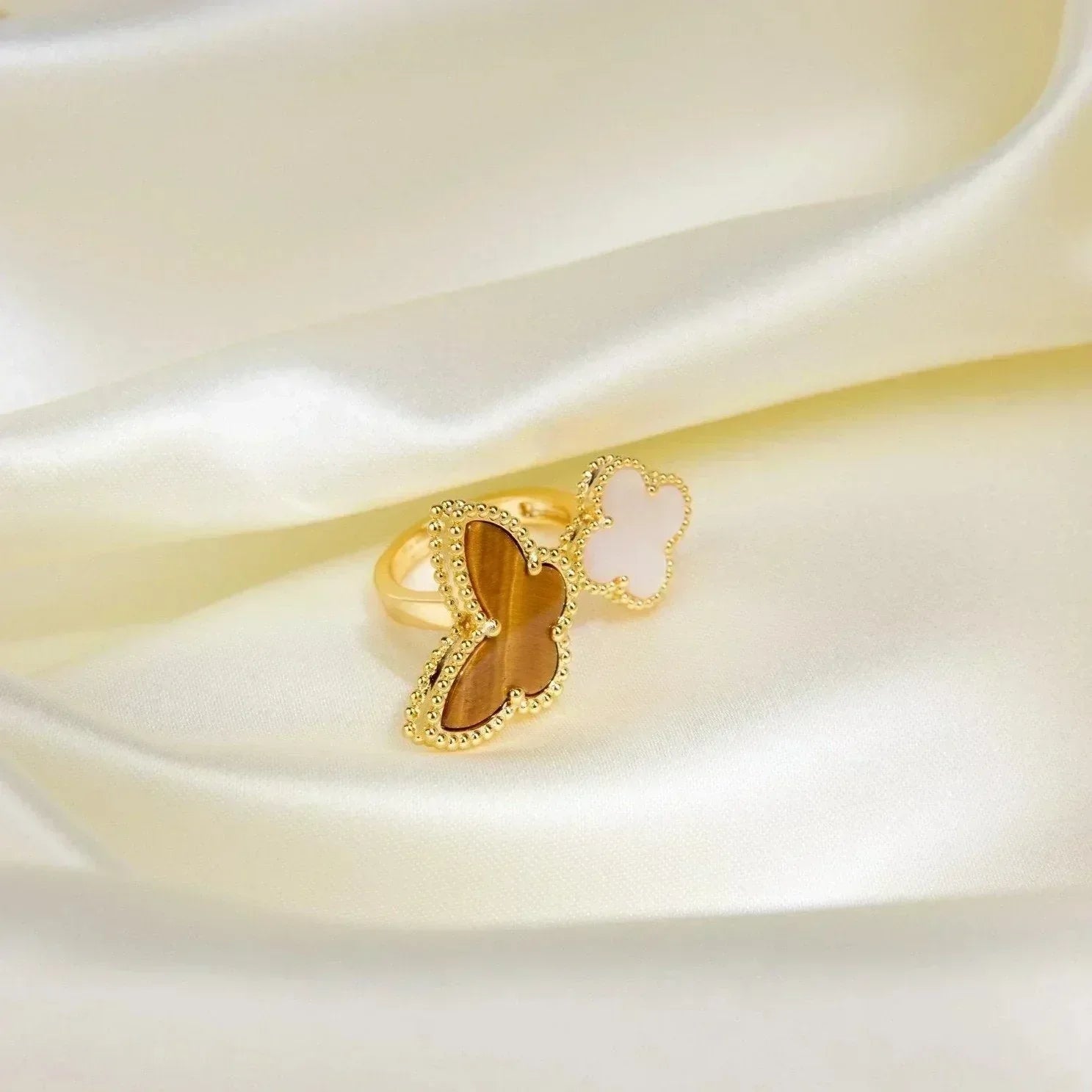 ¡®Loco¡¯LUCKY BETWEEN THE FINGER RING