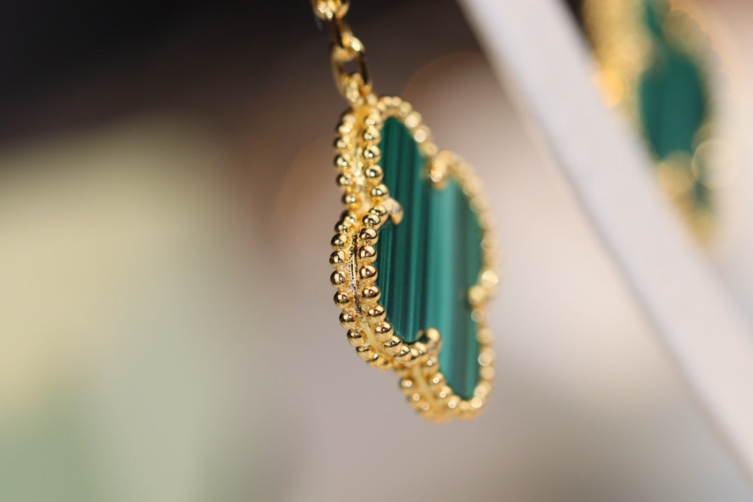 ¡®Loco¡¯CLOVER EARRINGS GOLD MALACHITE DIAMOND 3 MOTIF