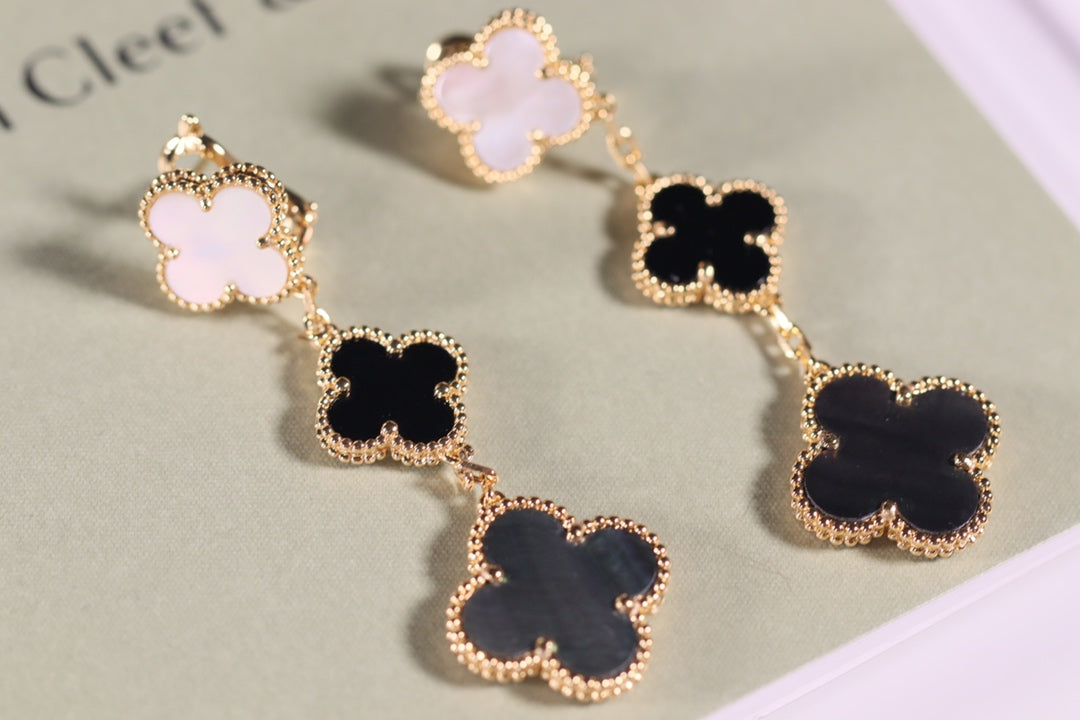 ¡®Loco¡¯CLOVER EARRINGS GOLD ONYX MOP 3 MOTIF