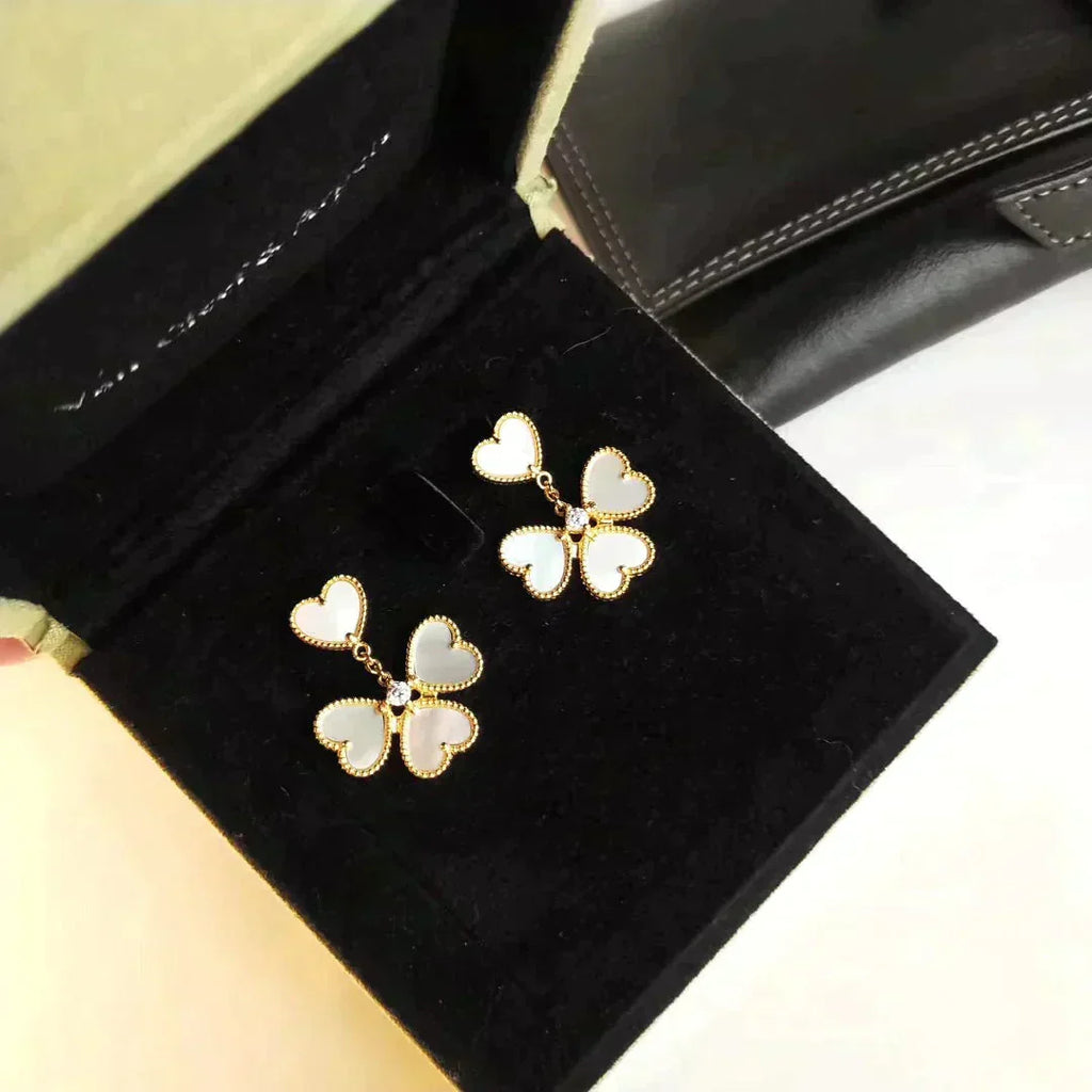¡®Loco¡¯CLOVER SWEET WHITE MOP EARRINGS