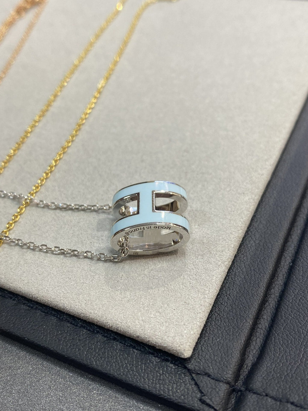 ¡®Loco¡¯POP H LIGHT BLUE NECKLACE