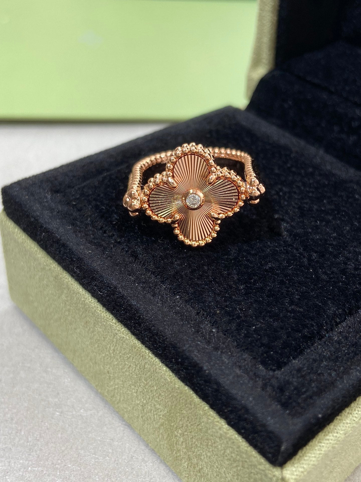 ¡®Loco¡¯CLOVER RIVERSIBLE ROSE GOLD RING