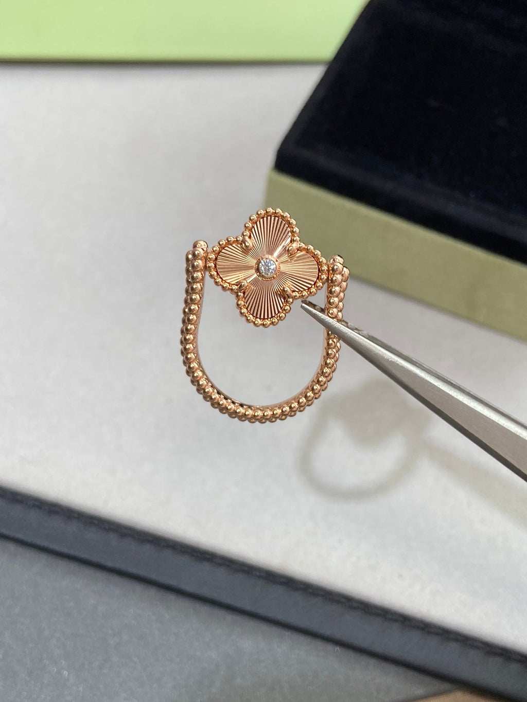 ¡®Loco¡¯CLOVER RIVERSIBLE ROSE GOLD RING