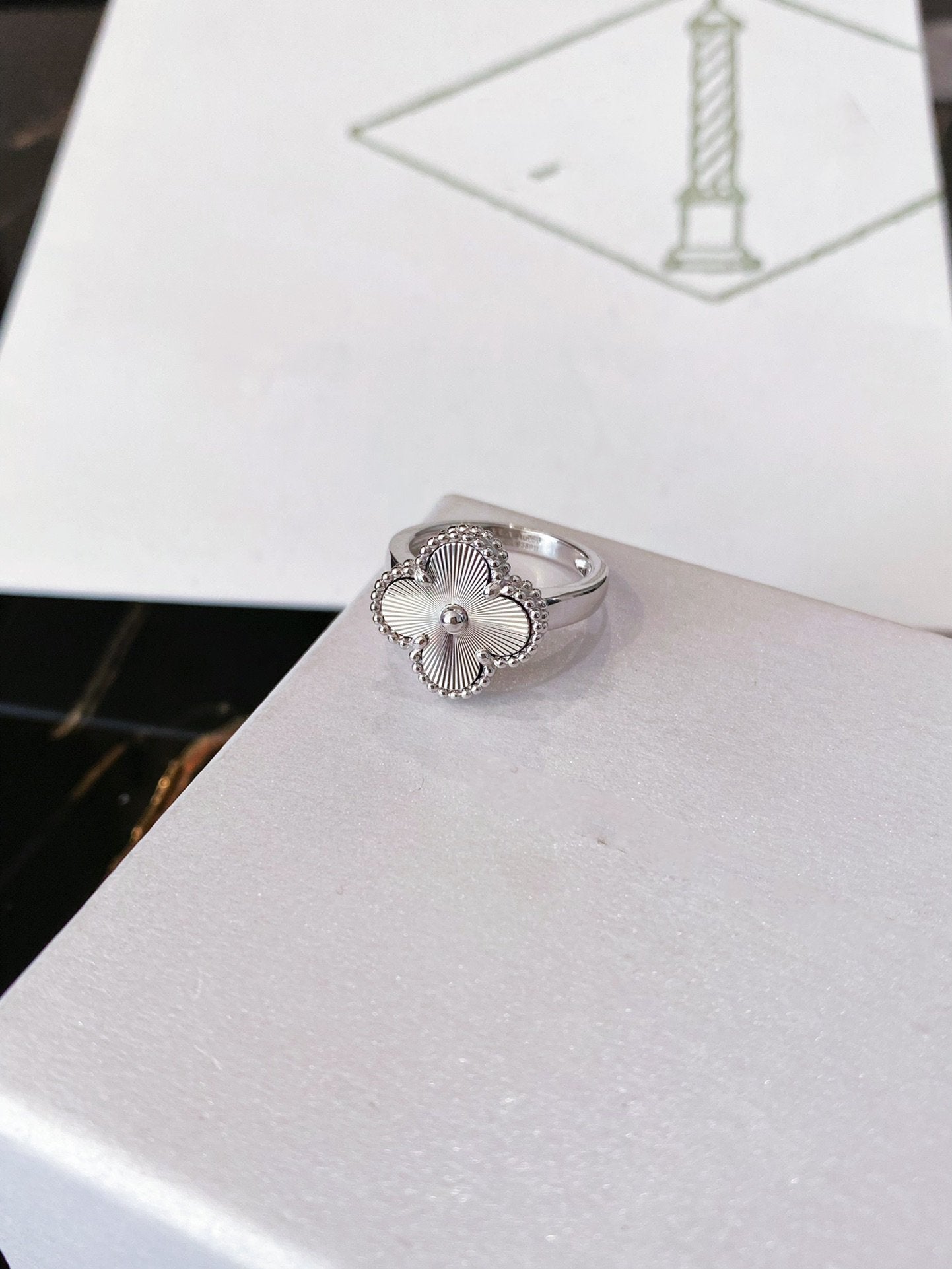 ¡®Loco¡¯CLOVER SILVER RING