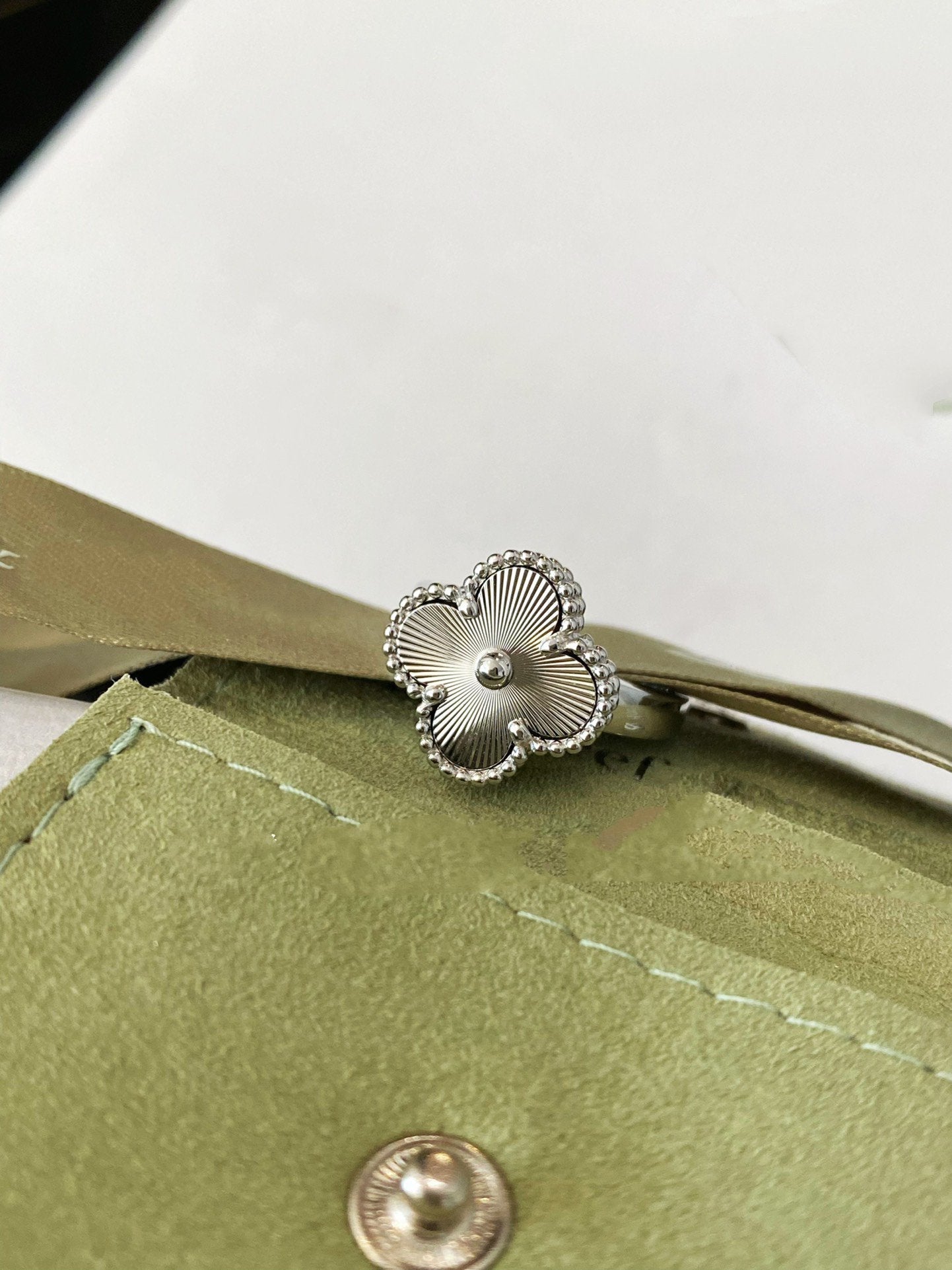 ¡®Loco¡¯CLOVER SILVER RING