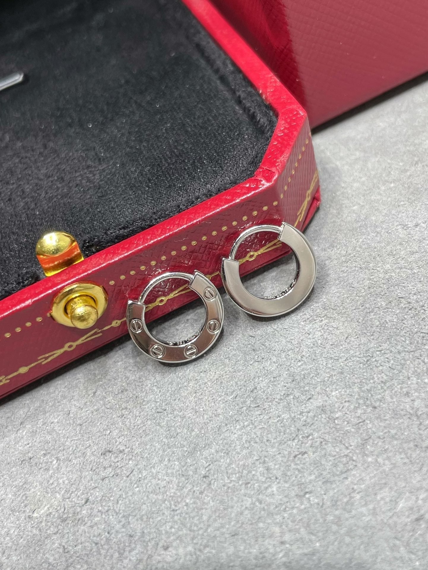 ¡®Loco¡¯LOVE MINI EARRINGS