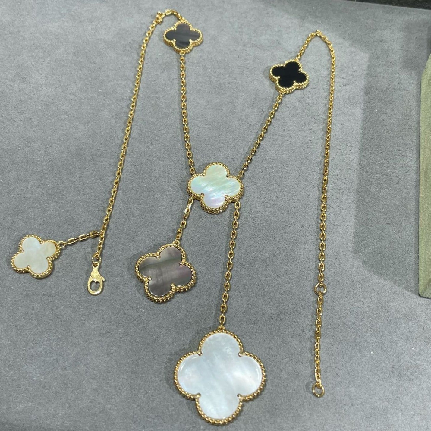¡®Loco¡¯CLOVER 6 MOTIF MOP ONYX GOLD NECKLACE