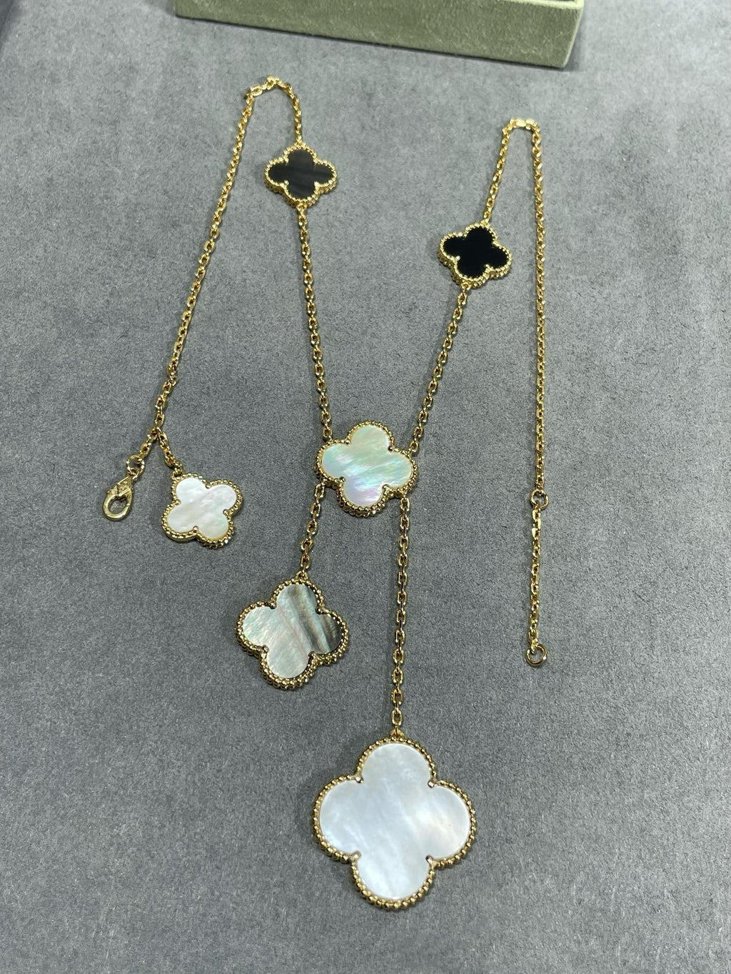 ¡®Loco¡¯CLOVER 6 MOTIF MOP ONYX GOLD NECKLACE