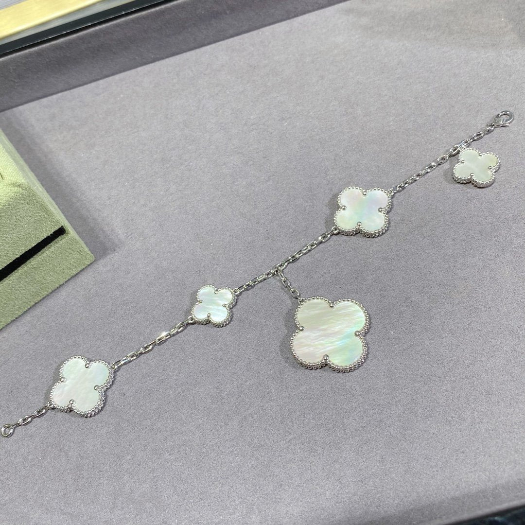 ¡®Loco¡¯CLOVER 5 MOTIF WHITE MOP SILVER BRACELET