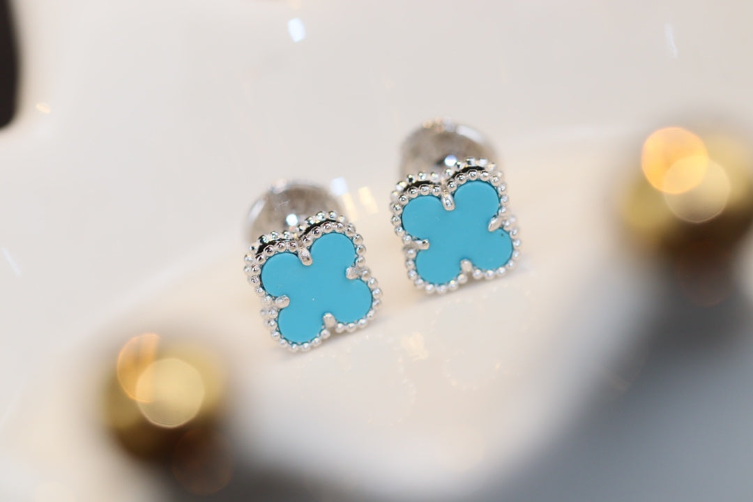 ¡®Loco¡¯CLOVER MINI TURQUOISE SILVER STUD EARRINGS