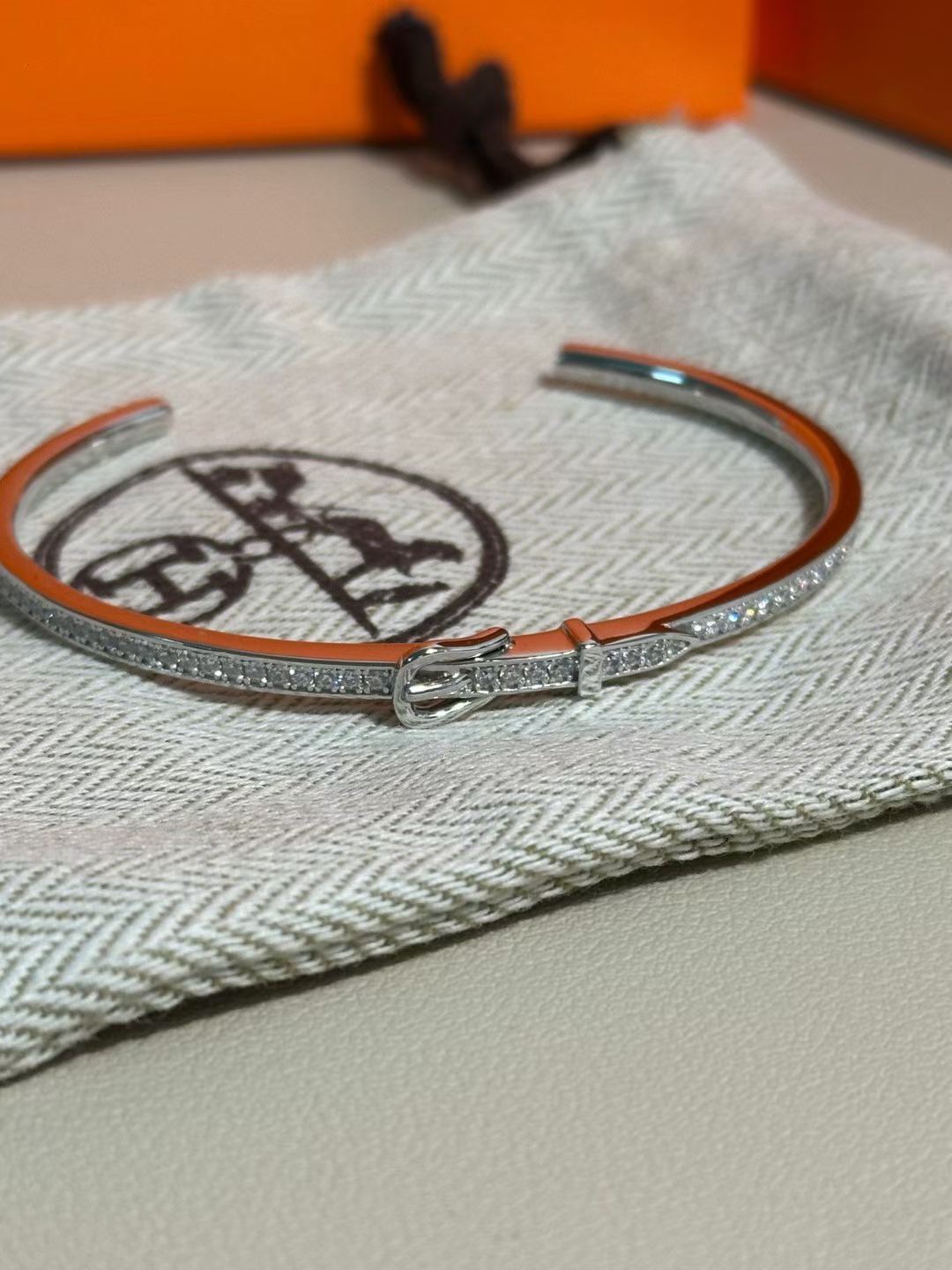 [Loco] DIAMOND-ENCRUSTED BRACELET THREE COLORS