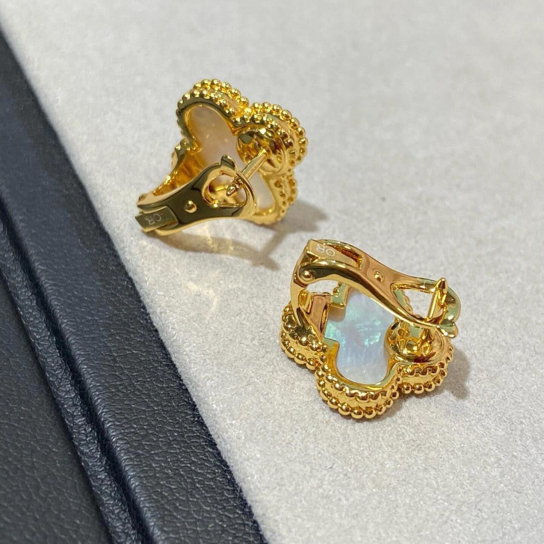 [Loco] CLOVER LARGE (20mm) 1 MOTIFS WHITE MOP STUD EARRINGS