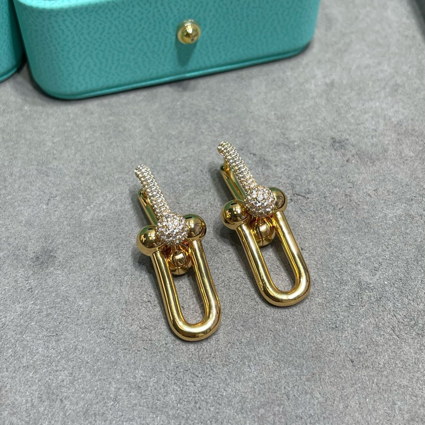 [Loco ] TF U-shaped diamond earrings