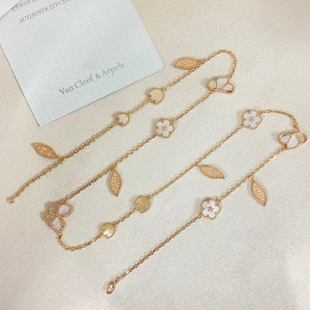[Loco] 26 NEW CLOVER LUCKY LIGHT YELLOW AND WHITE SET