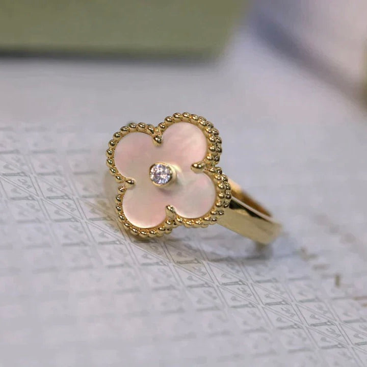 ¡®Loco¡¯CLOVER PINK MOP RING GOLD DIAMOND