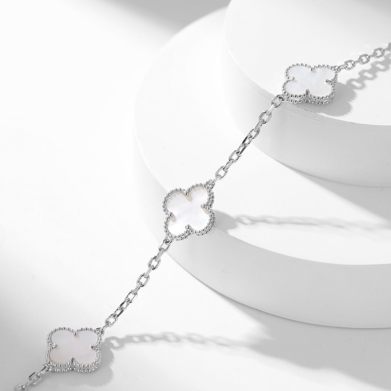 ¡®Loco¡¯CLOVER 10 MOTIFS WHITE MOTHER OF PEARL NECKLACE