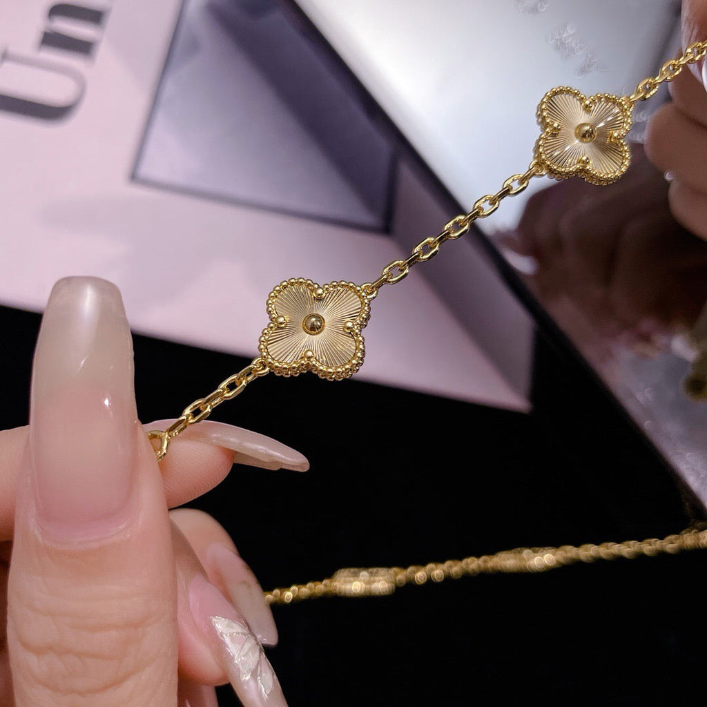 ¡®Loco¡¯CLOVER 10 MOTIFS LASER NECKLACE