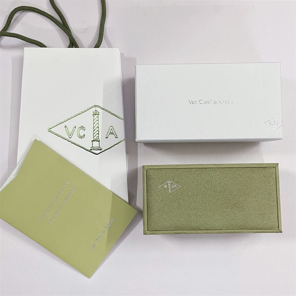 ¡®Loco¡¯VA CLOVER BRACELET NECKLACE RING BOX GIFT BAG
