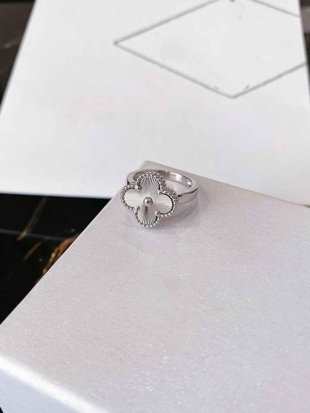 ¡®Loco¡¯CLOVER SILVER RING