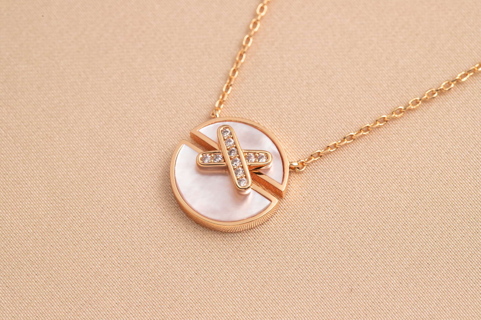 ¡®Loco¡¯JEUX DE PINK GOLD DIAMOND NECKLACE