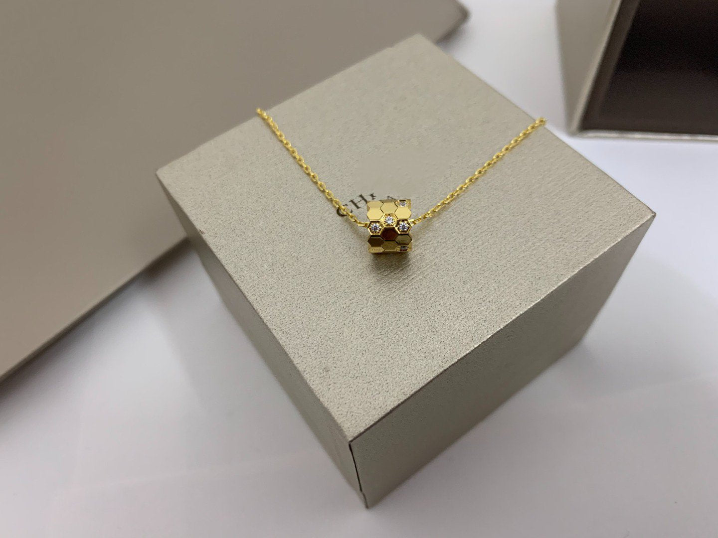 ¡®Loco¡¯BEE LOVE DIAMOND NECKLACE
