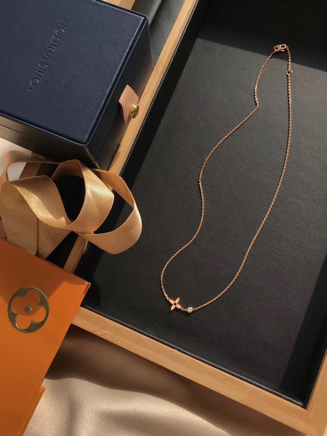 ¡®Loco¡¯BLOSSOM PENDANT PINK GOLD AND DIAMOND