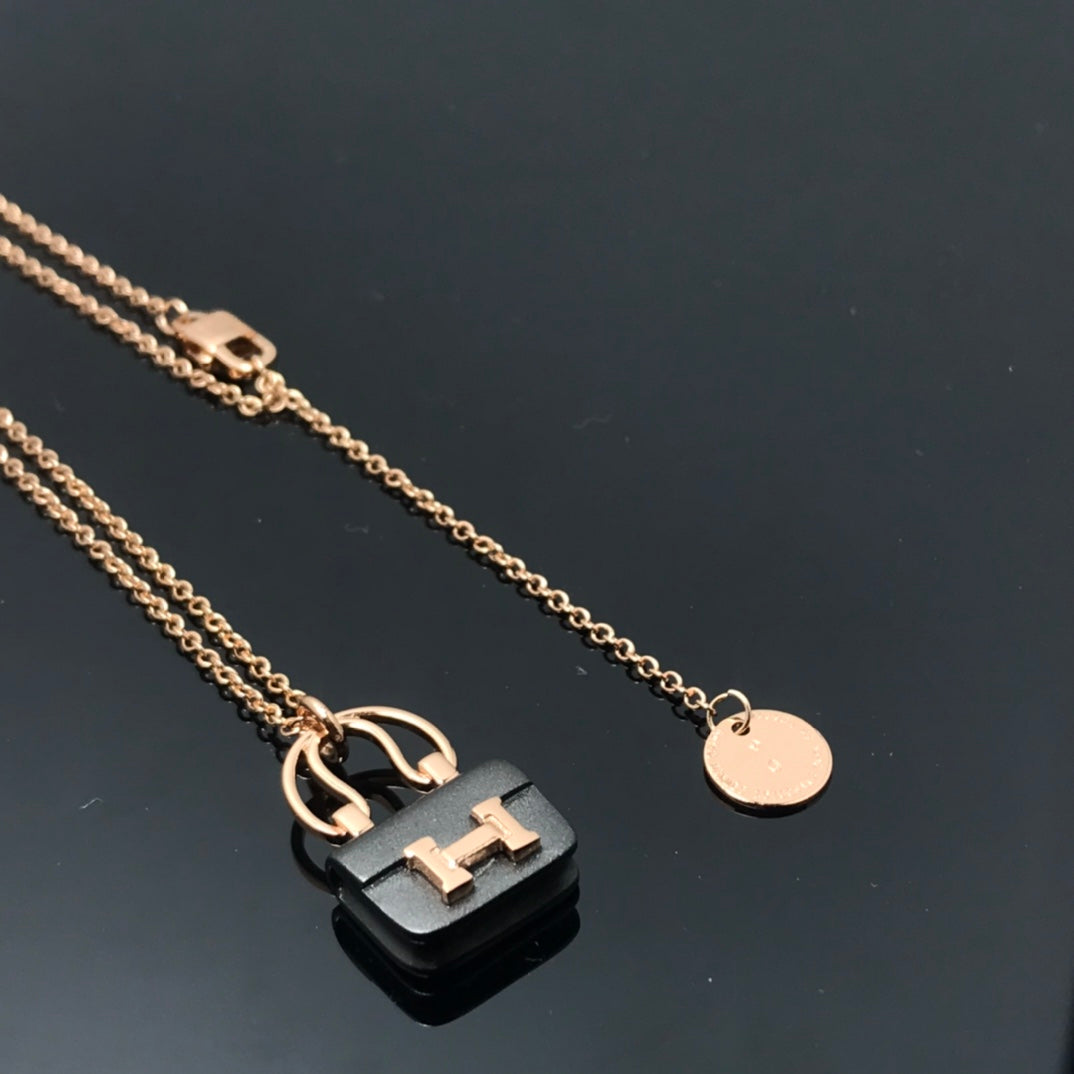 ¡®Loco¡¯WOMEN'S HM AMULETTES CONSTANCE PENDANT NECKLACE
