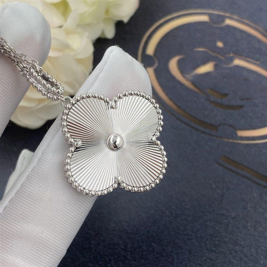 ¡®Loco¡¯CLOVER 25MM SILVER BIG CLOVER NECKLACE