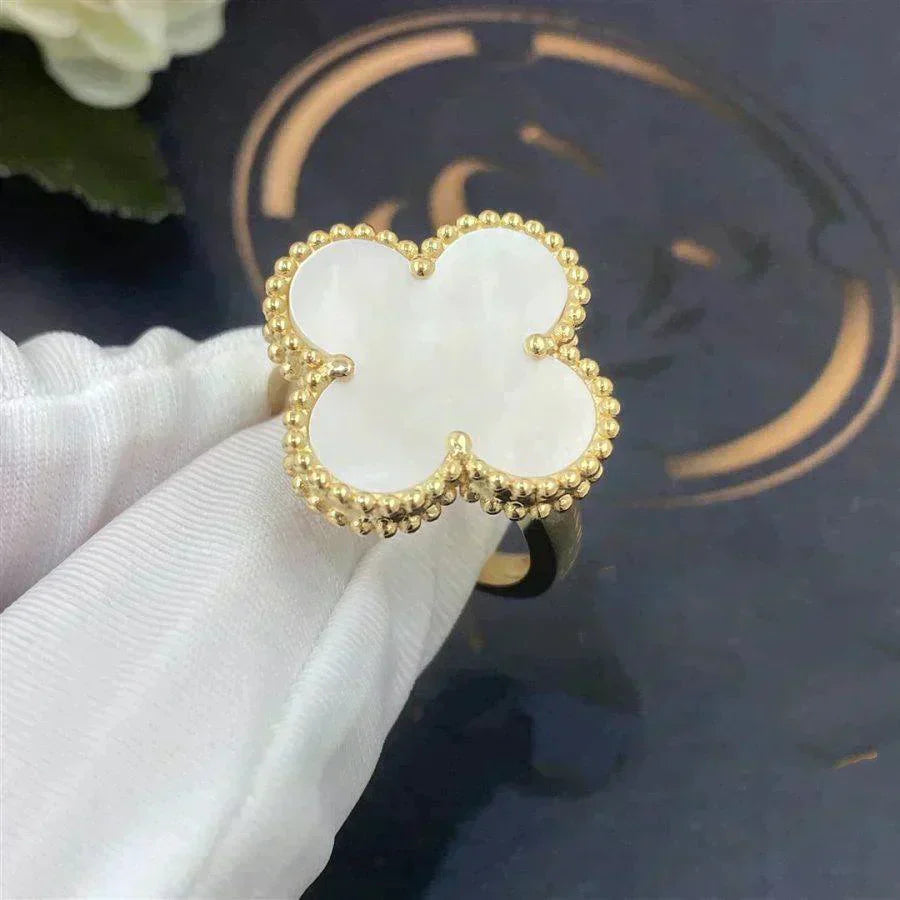 ¡®Loco¡¯CLOVER WHITE MOP RING