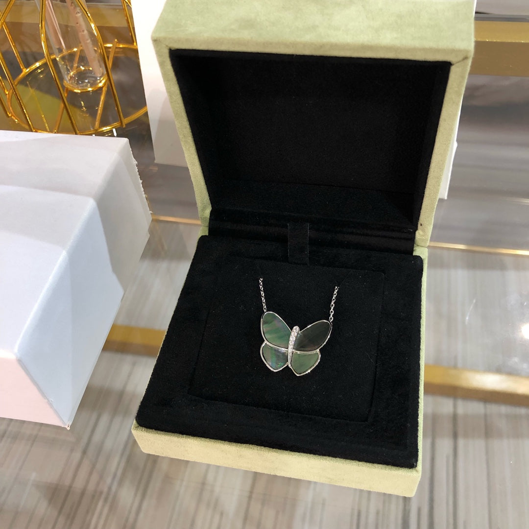¡®Loco¡¯LARGE BUTTERFLY SILVER PENDANT DIAMOND NECKLACE